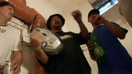 Skinny MILF's Hungry Mouth Action